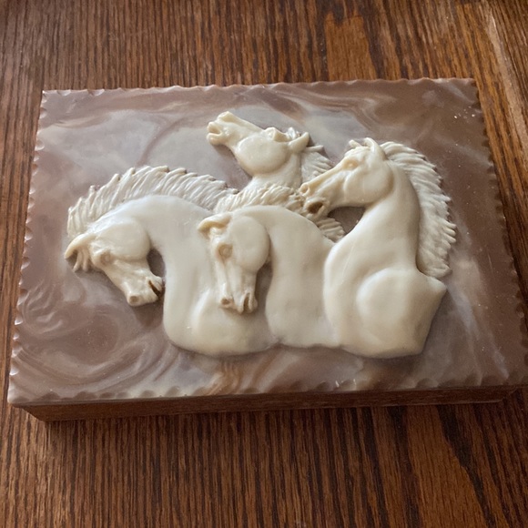 Vintage Dante American Horse inlay walnut trinket/cigar box - Picture 2 of 3